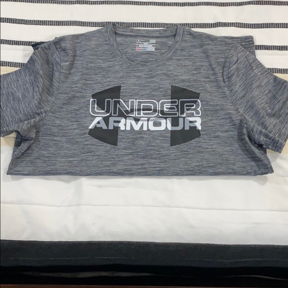Under amour graphic shirt